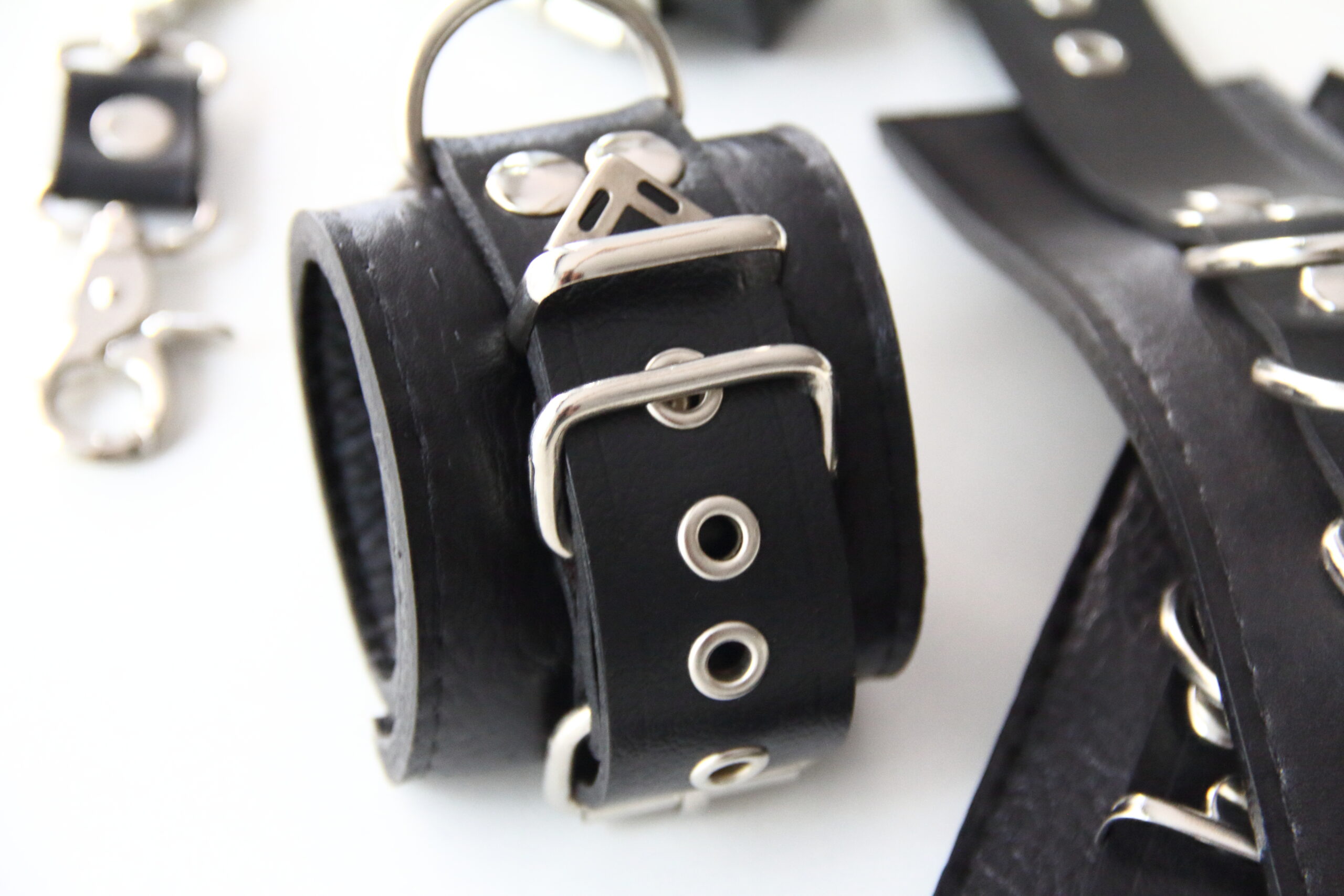 BDSM Kelepçe Seti (Profesyonel)