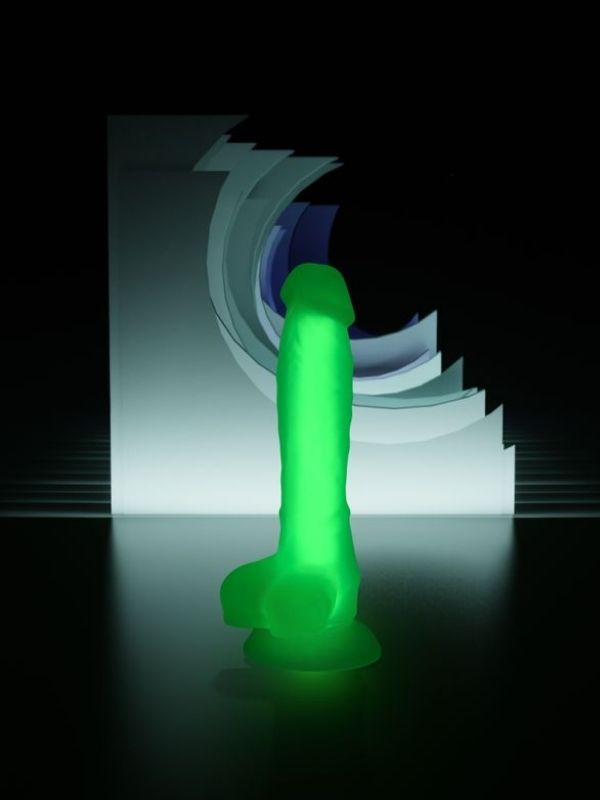 Beyond Clark Glow Gece Parlayan Yeşil Dildo Silikon Şeffaf 22 cm
