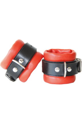 Crimson Lock Cuffs – El Yapımı Hakiki Deri Bilek Kelepçesi