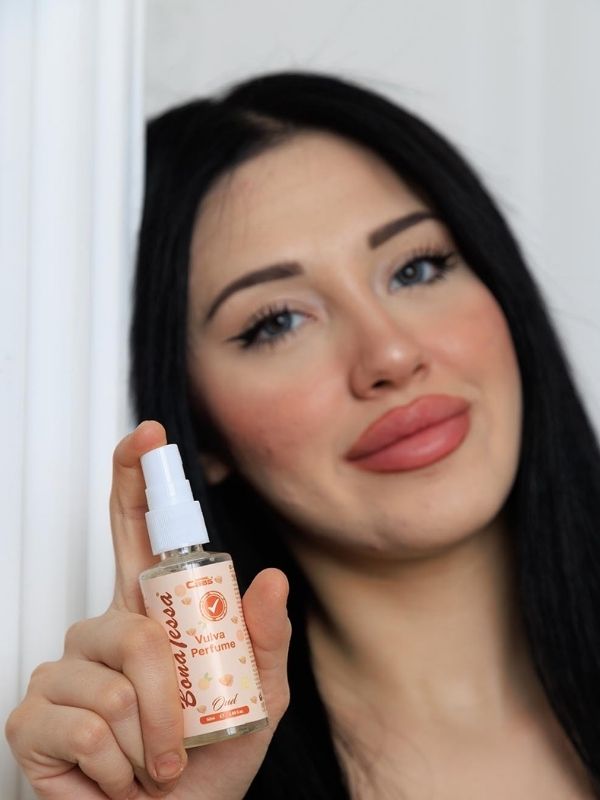 BonaTessa – Peony Kadınlara özel, Alkolsüz, Dış Genital Bölge (Vulva) Parfümü 4 BonaTessa – Peony Kadınlara özel, Alkolsüz, Dış Genital Bölge (Vulva) Parfümü - Image 4
