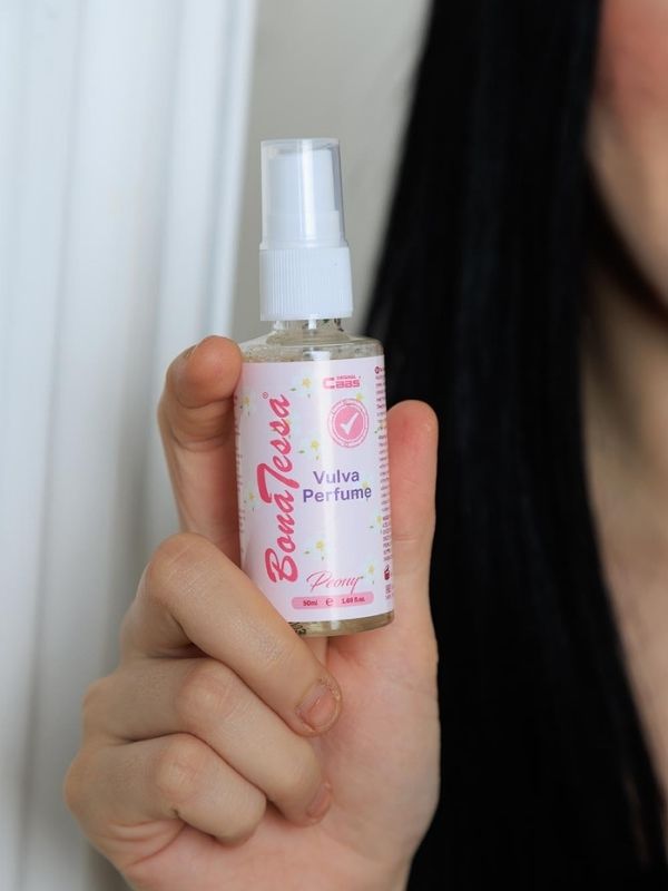 BonaTessa – Peony Kadınlara özel, Alkolsüz, Dış Genital Bölge (Vulva) Parfümü 3 BonaTessa – Peony Kadınlara özel, Alkolsüz, Dış Genital Bölge (Vulva) Parfümü - Image 3