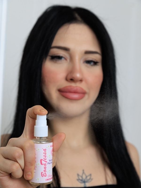 BonaTessa – Peony Kadınlara özel, Alkolsüz, Dış Genital Bölge (Vulva) Parfümü 4 BonaTessa – Peony Kadınlara özel, Alkolsüz, Dış Genital Bölge (Vulva) Parfümü - Image 4